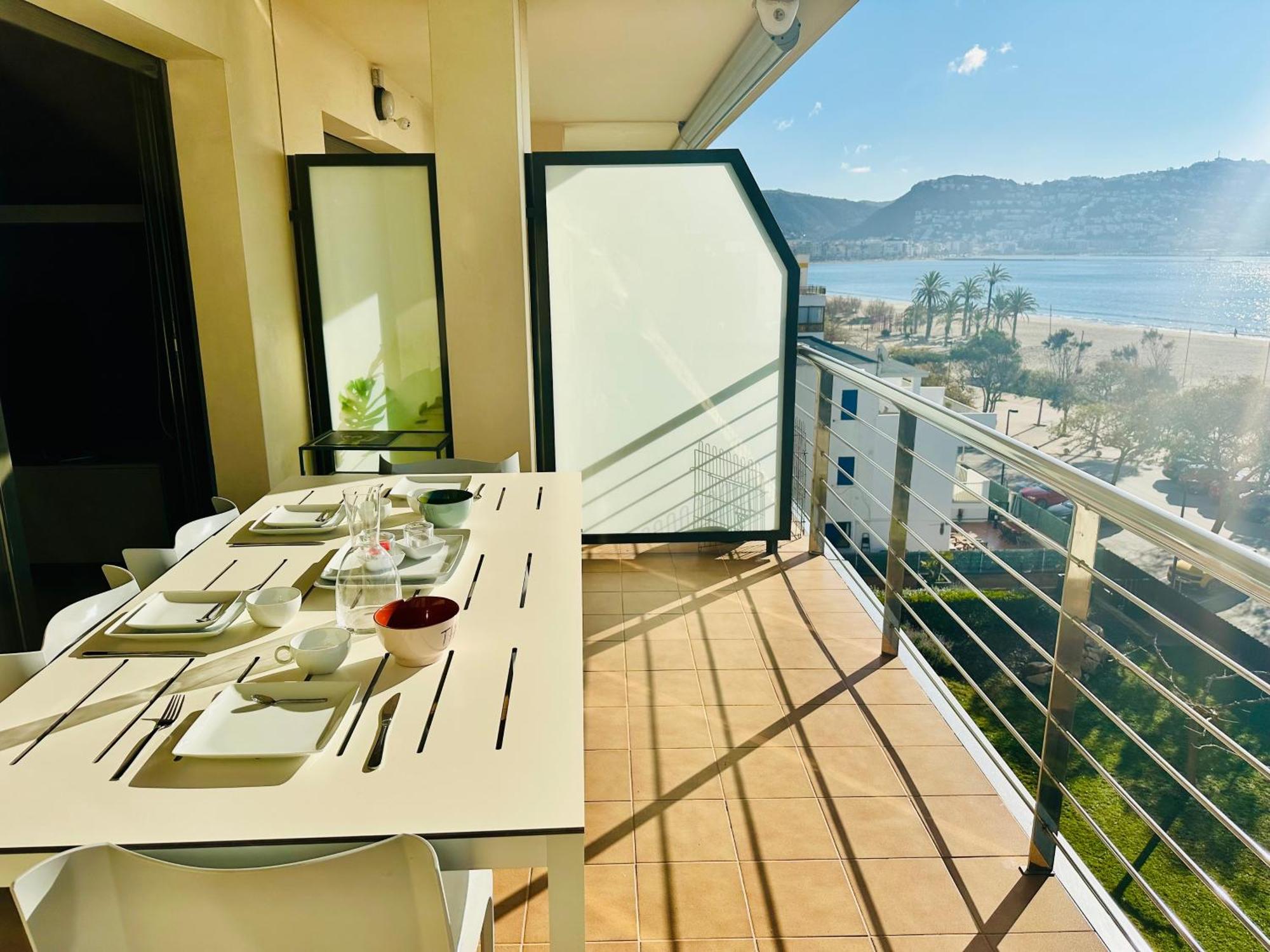 Global Immo 4082 Milleni Duplex Apartment *